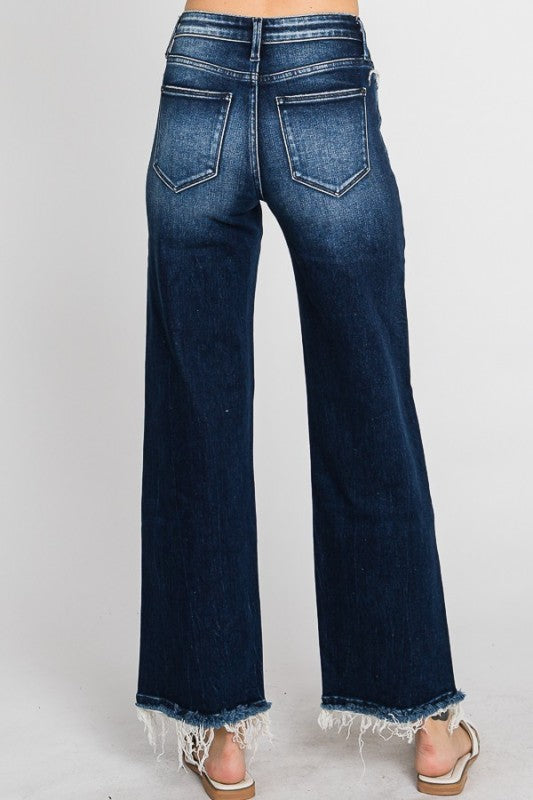 PETRA 153 Super High Rise Stretch Classic Straight Jean