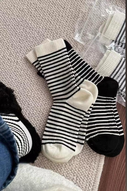 Contrast Trim Striped Knit Cotton Socks