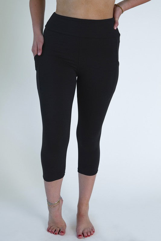 Black Pocket Capri