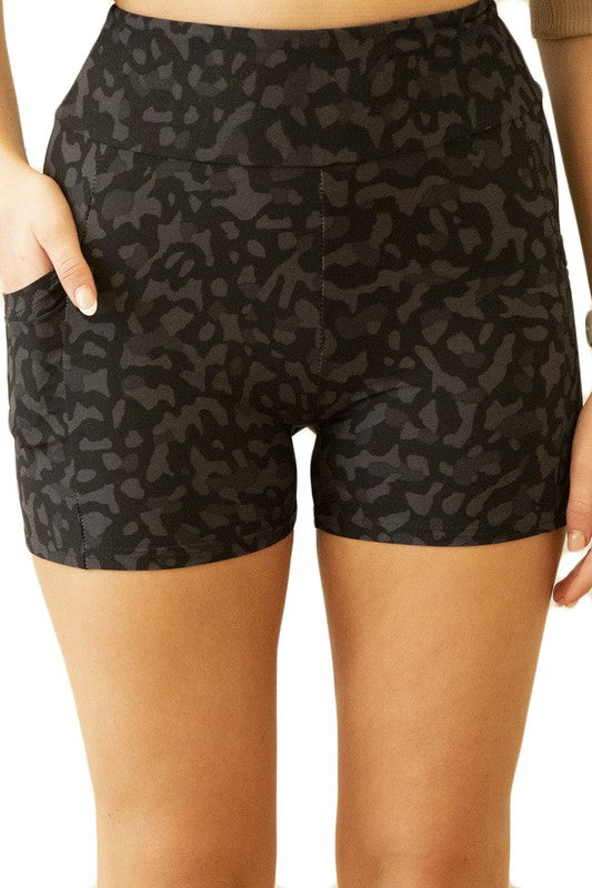 BLACK PANTHER YOGA SHORTS